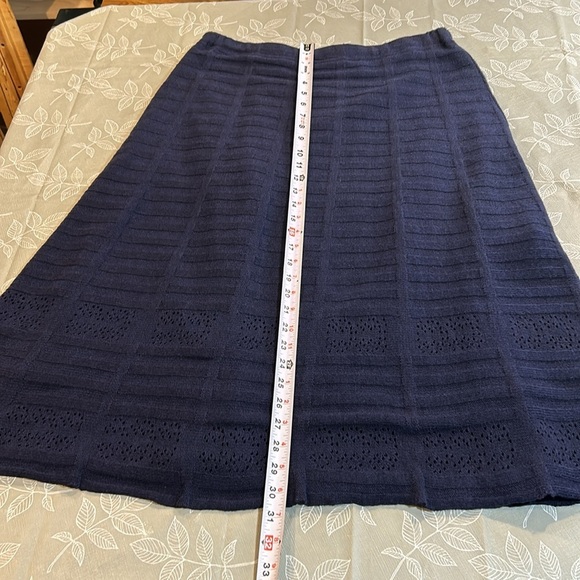 Ladies Chassagnard Skirt. - Picture 6 of 6
